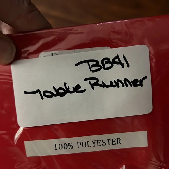 Beautiful cream & Gold Christmas /Holiday Table Runner - Picture 5 of 5